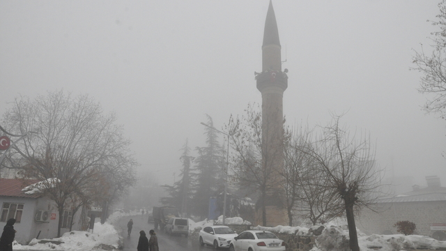 Van, Hakkari, Muş ve Bitlis'te 82 yerleşim yerine ulaşım sağlanamıyor