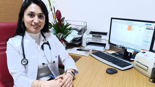 Selendi Devlet Hastanesi'nde dahiliye uzmanı göreve başladı