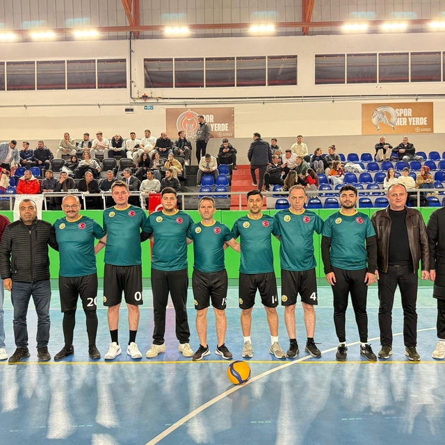 Bayındır'da Kurumlar Arası Voleybol Şenliği başladı