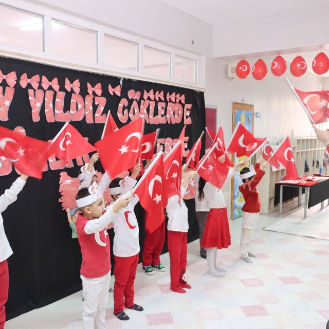 Bayrak sevgisi sınıflarda yankılandı