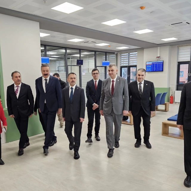 Gölcük'te yeni Hükümet Konağı hizmete girdi