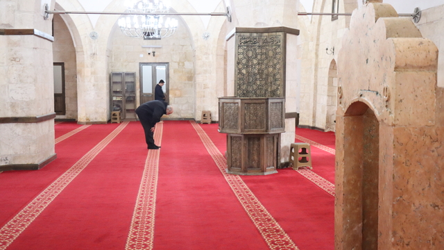 6 ŞUBAT DEPREMLERİNİN ÜÇÜNCÜ YILI - Şanlıurfa'da depremde hasar gören ecdat yadigarı 15 cami yeniden ibadete açıldı