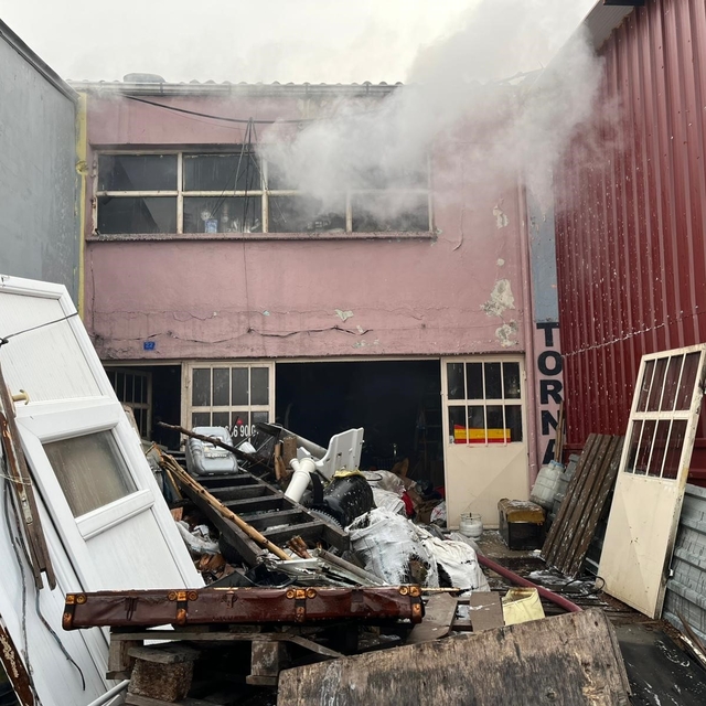 Gediz'de torna atölyesinda yangın