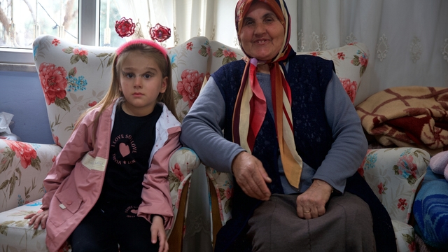 6 ŞUBAT DEPREMLERİNİN ÜÇÜNCÜ YILI - Depremde ailesini kaybeden Nil'e babaannesi sahip çıktı