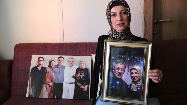 6 ŞUBAT DEPREMLERİNİN ÜÇÜNCÜ YILI - İki bacağı ve bir kolunu kaybeden depremzede kadın, eşini özlemle anıyor