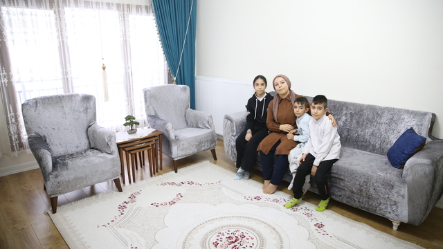 6 ŞUBAT DEPREMLERİNİN ÜÇÜNCÜ YILI - Diyarbakır'da depremzedeler yapılan konutlarda güvenle oturuyor