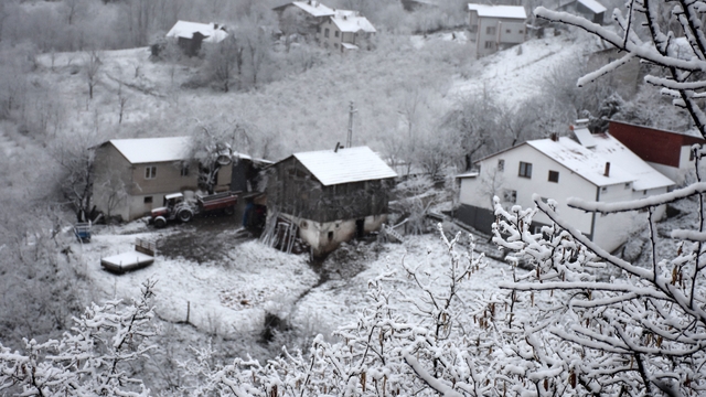 Sakarya'nın yüksek kesimleri beyaz gelinliğini yeniden giydi