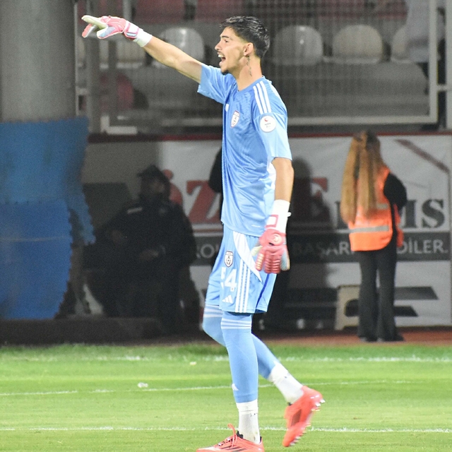 Altınordu'da kaleci Arif dönüyor