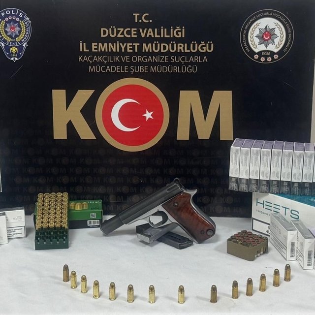 Düzce'de kaçakçılara göz açtırılmıyor
Kaçak alkol ve sigara ele geçirildi