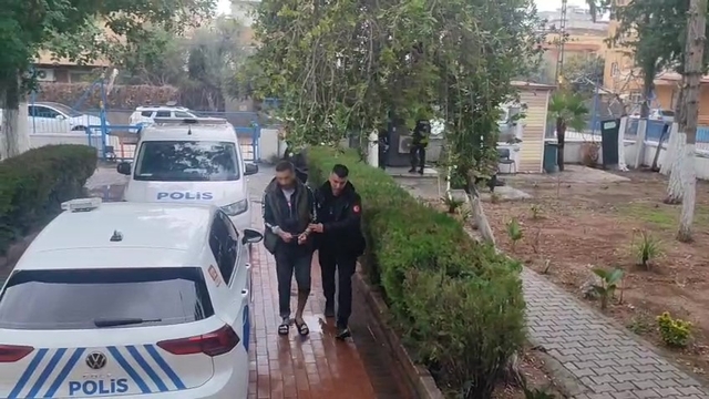 Adana'da biri cinayetten aranan 2 firari hükümlü yakalandı