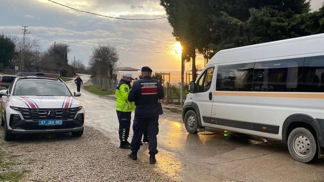 Sinop'ta jandarmadan okul çevrelerinde huzur ve güven uygulaması