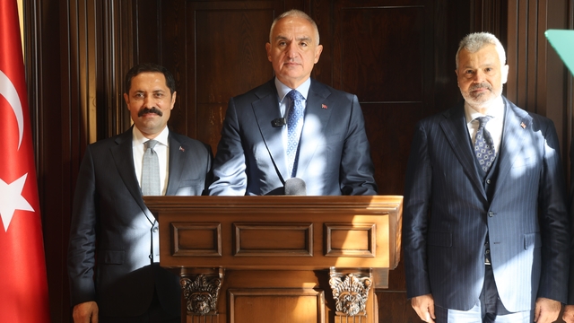 Bakan Ersoy: "11 ilimizde başlattığımız 63 işi tamamlamış bulunuyoruz"