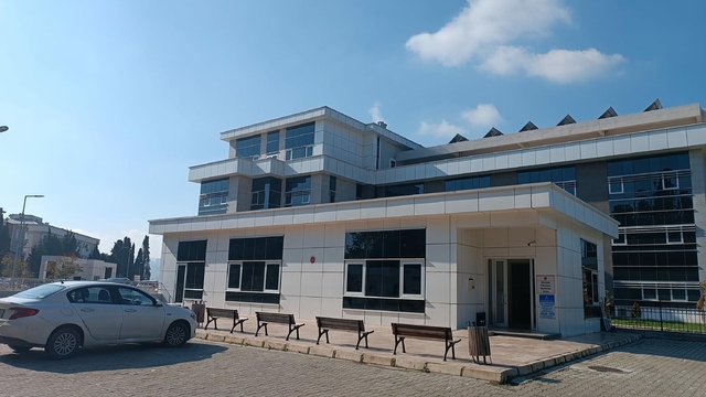 Evinin önünde uğradığı silahlı saldırıda öldü