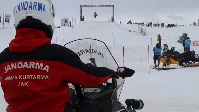 Jandarma, Dünya Kar Motoru Şampiyonası'nda aldığı tedbirleri paylaştı
