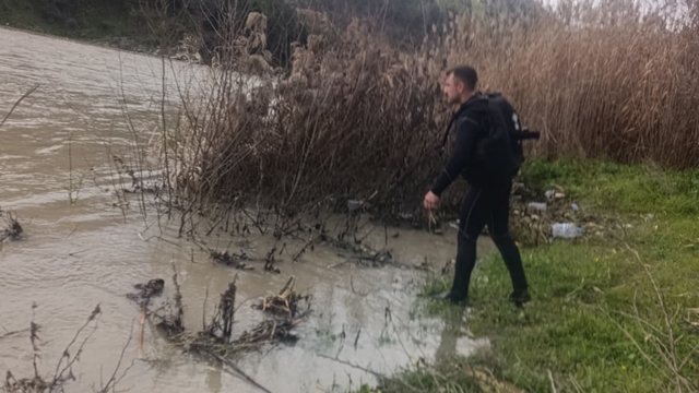 Hatay'da nehre düştüğü iddia edilen kişiyi arama çalışmaları sürüyor