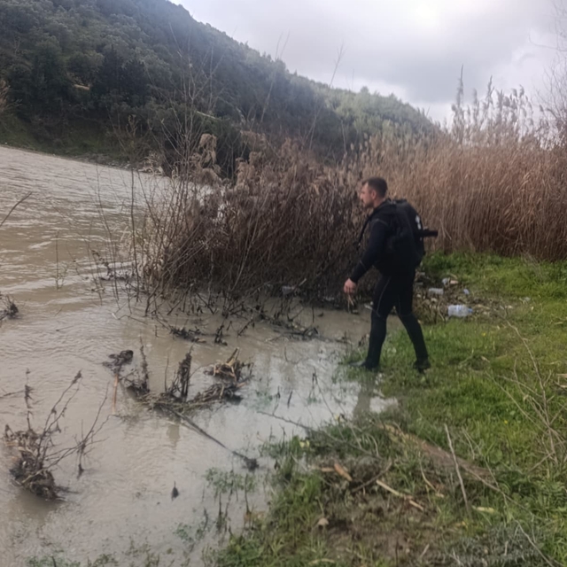 Hatay'da nehre düştüğü iddia edilen kişiyi arama çalışmaları sürüyor