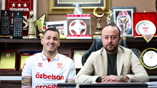 Rey Manaj yeniden Sivasspor'da