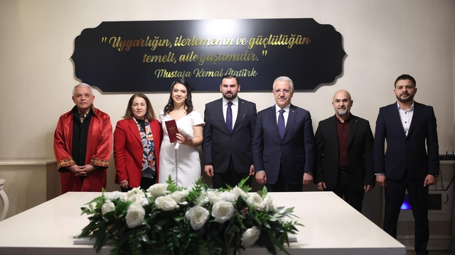 Aybay ve Yıldırım ailelerinin mutlu günü