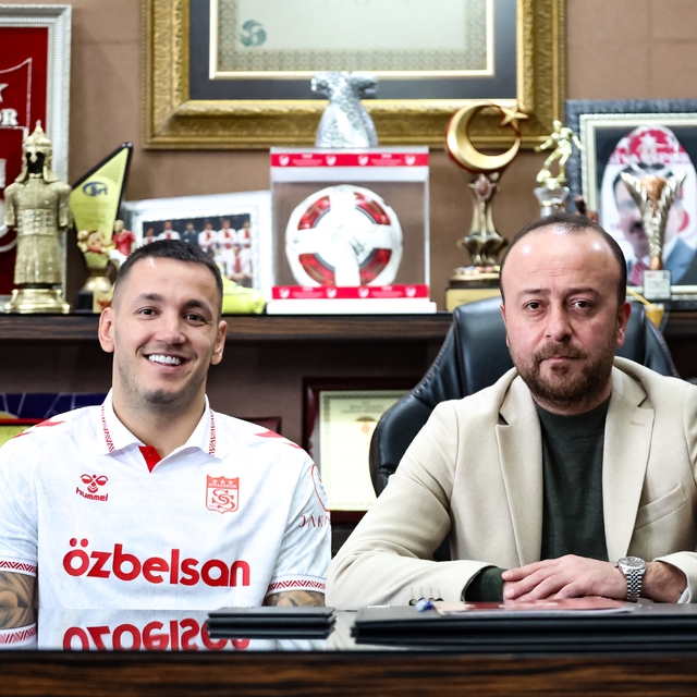 Rey Manaj yeniden Sivasspor'da