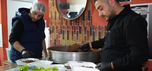 6 Şubat depremlerinde hayatları değişti: 15 saniye farkla kurtulan çiğköfte...