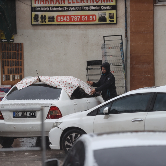 Şanlıurfa'da sağanak ve dolu etkili oldu