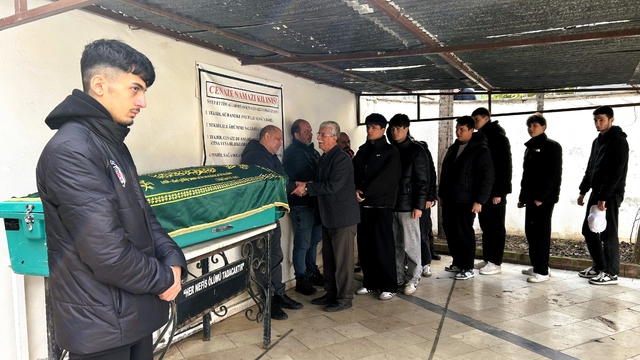 Antalya'daki otobüs kazasında hayatını kaybeden Sudem Çakmak'ın cenazesi defnedildi