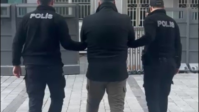 İzmir'de 12 yıl hapis cezasıyla aranan şahıs yakalandı