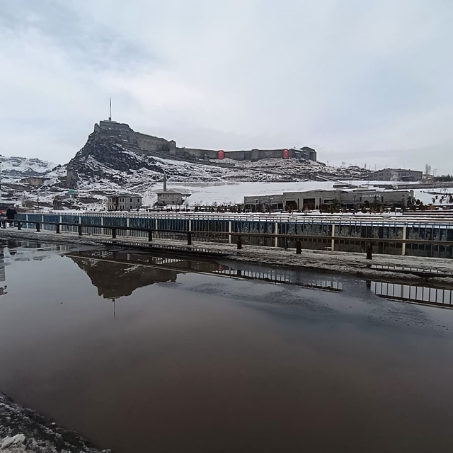 Kars'ta Şubat ayında karlar eriyor