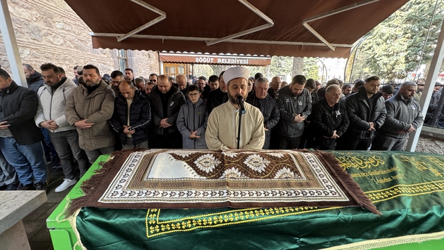 Antalya'daki trafik kazasında yaşamını yitiren Erdi Demirsoy'un cenazesi Bilecik'te defnedildi