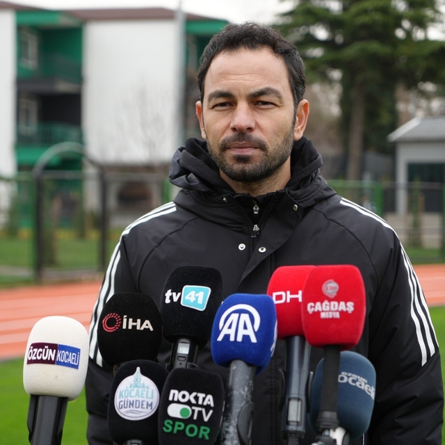 Selçuk İnan: "Hakemler adına utanç verici"
Kocaelispor Teknik Direktörü Sel...