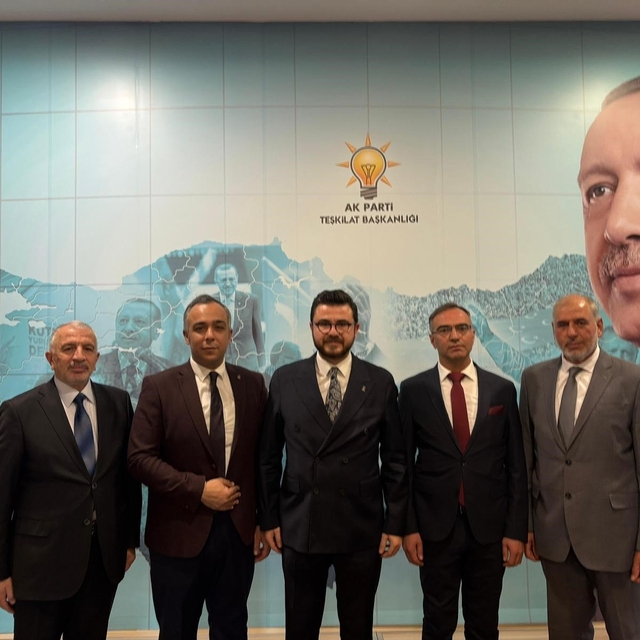 AK Parti'de 3 yeni ilçe başkanı görevi devraldı