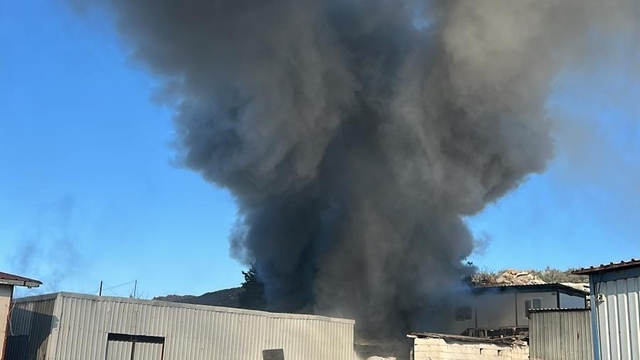 Bodrum'da işçilerin kaldığı konteyner alevlere teslim oldu