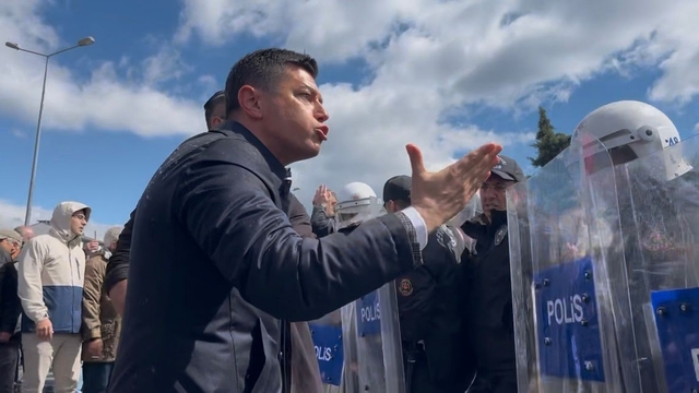 Marmaris Belediye Başkanı Acar Ünlü, kamu görevlisine hakaret suçundan 46 bin 600 TL cezaya çarptırıldı