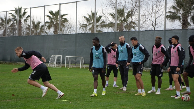 Gökhan Değirmenci'den Skriniar açıklaması
"Ne kendisine, ne camiasına yakıştırdım"
"Hareketin vahimini maçtan sonra gördük"
"Arkasında durulacak hareket değil"
Kocaelispor'da Beşiktaş maçı hazırlıkları devam etti