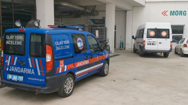 Üzerine çatı düşüp ölen vatandaş son yolculuğuna uğurlandı