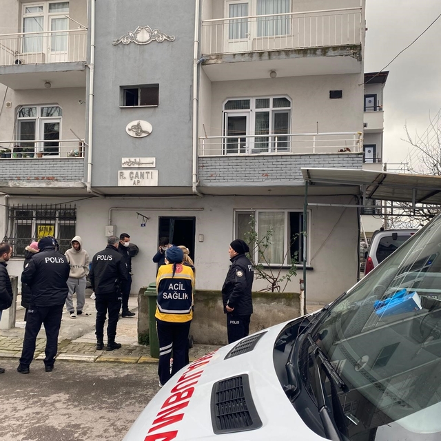 Komşuları ihbar etti, binadaki kötü koku ölümü ortaya çıkardı