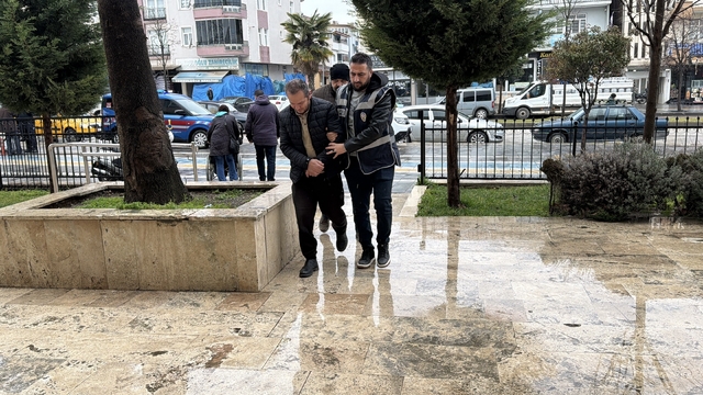 Tokat'ta kaçak göçmen taşıyan sürücüler tutuklandı