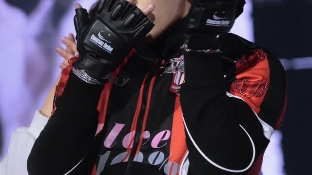 Uşakspor logosu Güney Kore'de sahneye çıktı