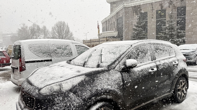 Ardahan'da kar yağışı etkili oluyor