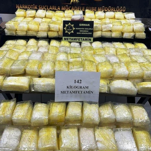 Cizre'de 142 kilo metamfetaminle yakalanan 2 zehir taciri tutuklandı