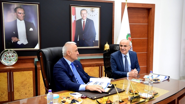 Bakan Ersoy'dan Başkan Er'e ziyaret