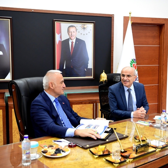 Bakan Ersoy'dan Başkan Er'e ziyaret