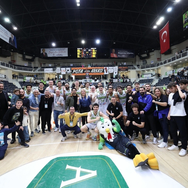 Anadolu Efes galibiyeti Merkezefendi'de yüzleri güldürdü
Zafer Aktaş: "Bu b...