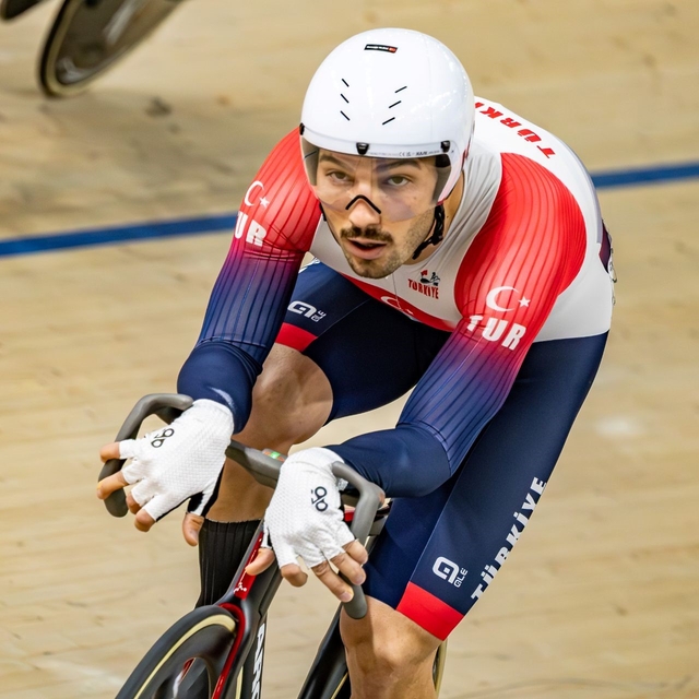 2026 UEC Avrupa Pist Bisikleti Şampiyonası'nın üçüncü gününün ilk seansı ta...