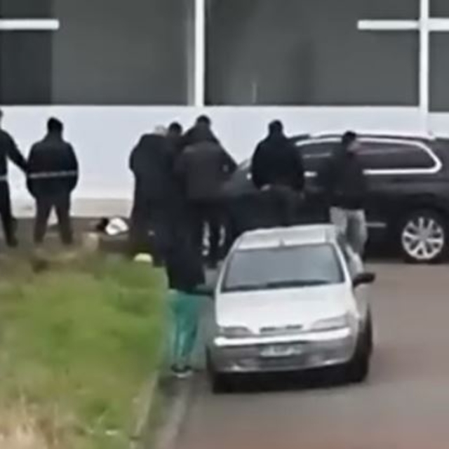 Müteahhit, tadilat yaptırdığı inşaat ustasını tabancayla yaraladı