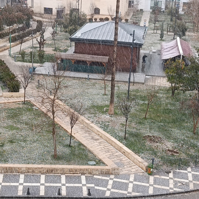 Şanlıurfa'da dolu yağışı sürücülere zor anlar yaşattı