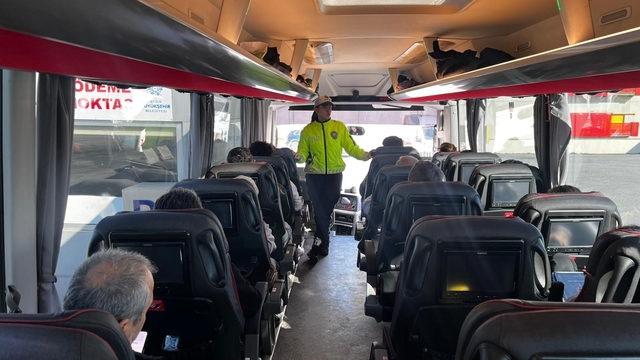 Aydın'da polis ekiplerinden terminalde hayati uyarı