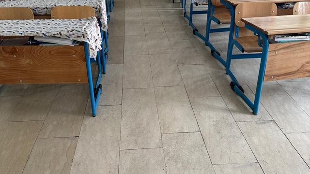 Muş'ta yükümlüler, yarıyıl tatilinde 6 okulun bakım ve onarımını yaptı