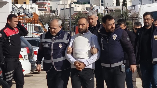 Adana'da 1 kişinin öldüğü, 1 kişinin yaralandığı bıçaklı kavgaya ilişkin 2 şüpheli tutuklandı
