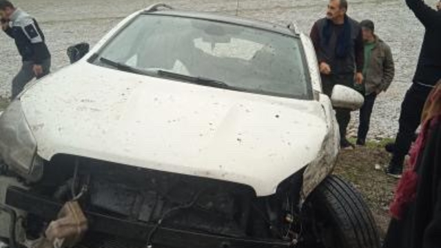 Dolu yağışı kazaya neden oldu: 2 yaralı